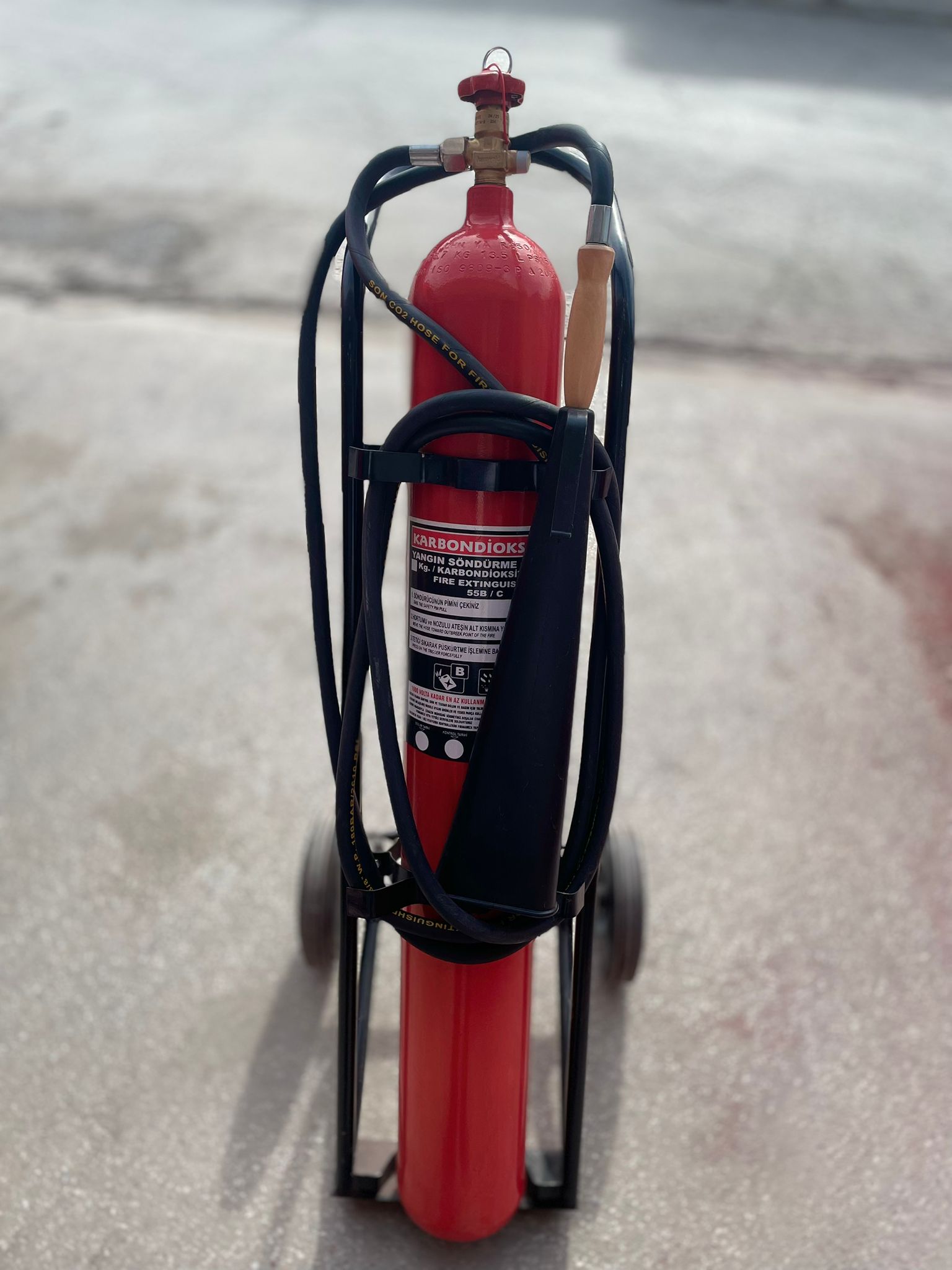 10kg Arabalı CO2(Karbondioksit) yangın söndürme cihazı